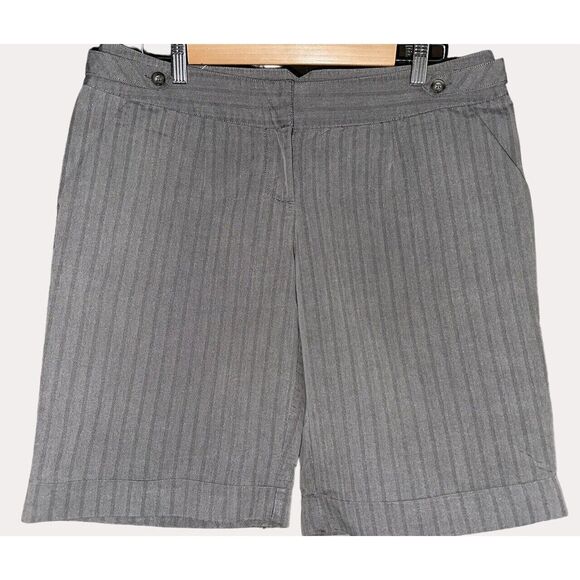 Xhilaration Pleated Cuffed Bermuda Shorts Striped Pockets Gray Junior 13 - Picture 1 of 5
